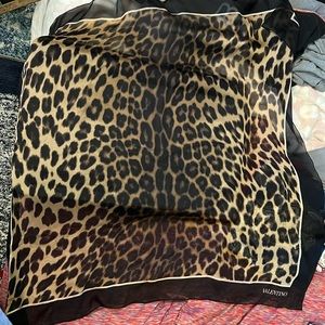 VALENTINO ⚜️ 💯 Silk Chiffon Leopard Print Scarf